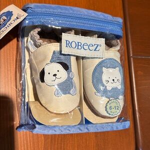 Robeez Cream and Blue Soft Sole Baby Shoes with Animal Appliquรฉs